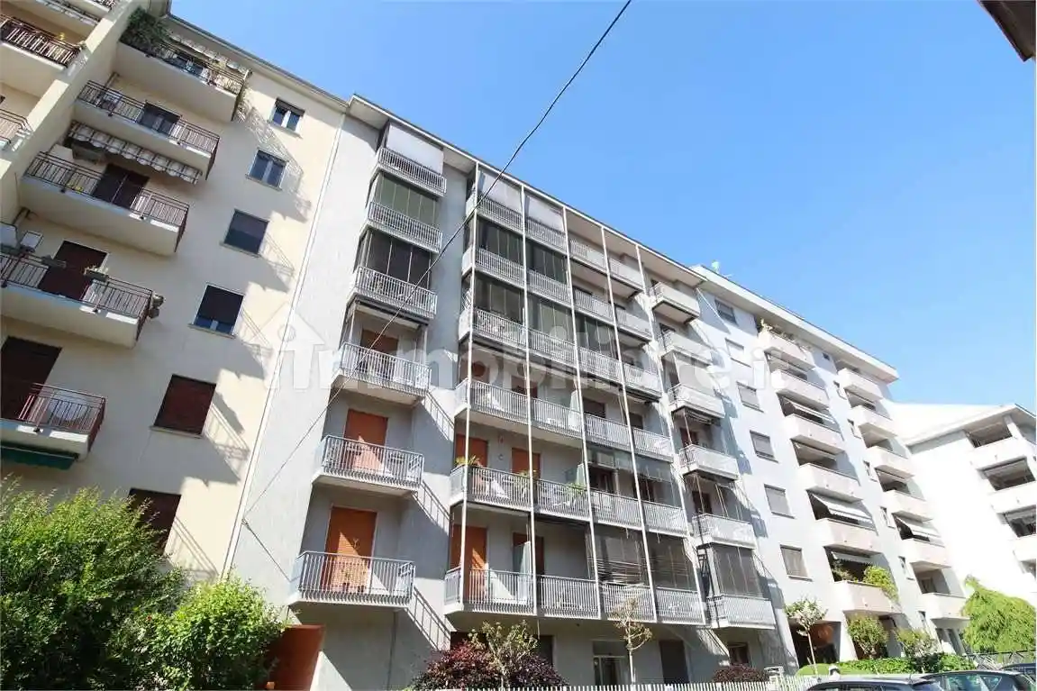 Appartamento in vendita a Novara