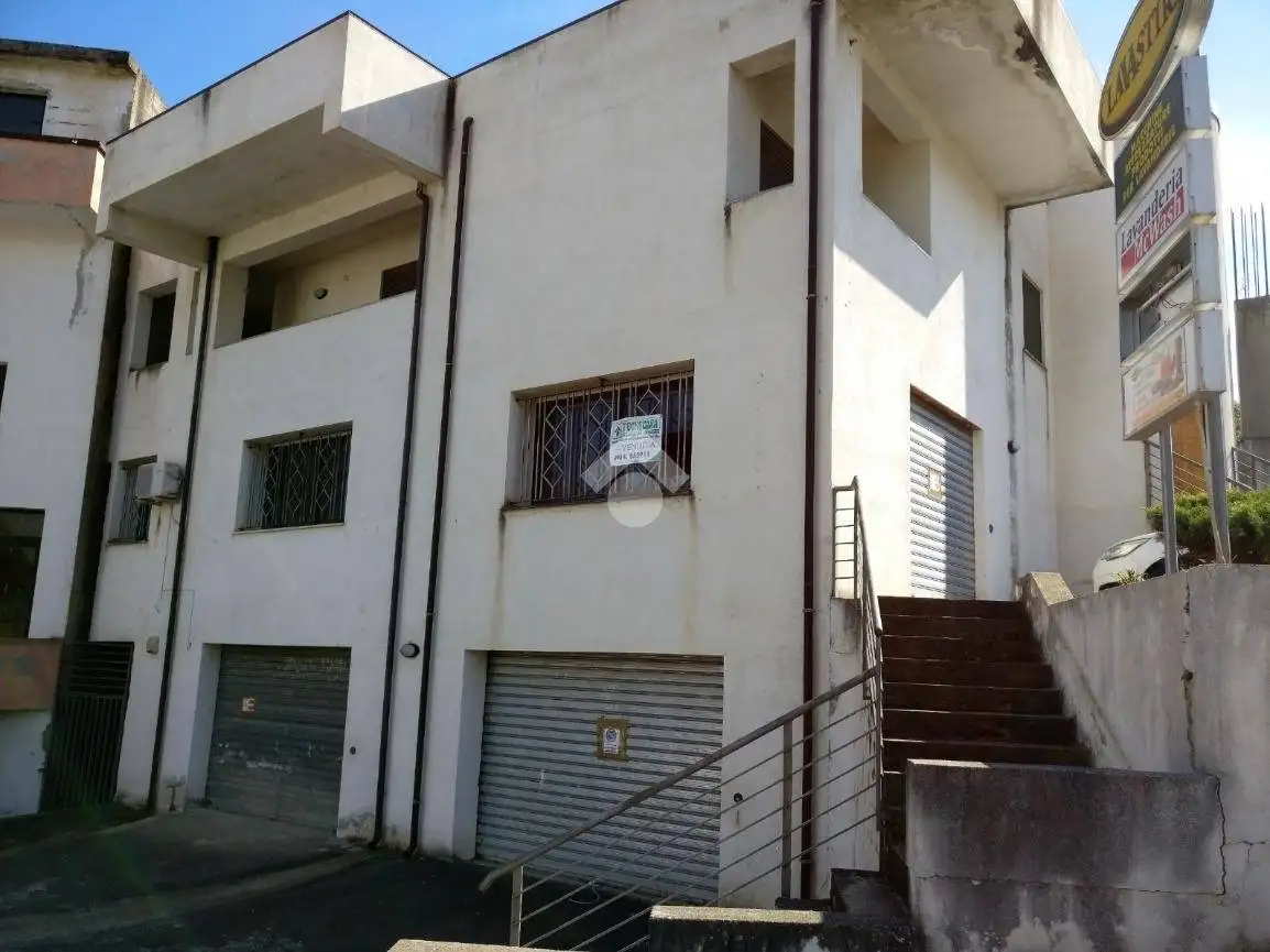 Palazzo - Edificio in vendita a Castrolibero