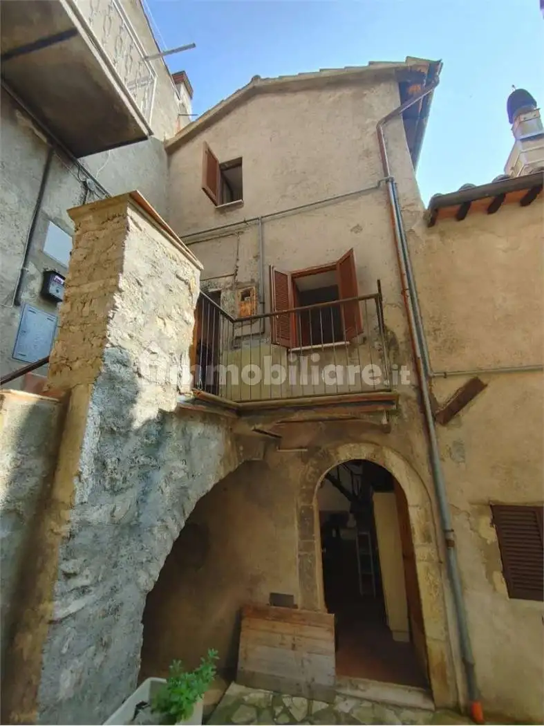 Casa indipendente in vendita a Polino