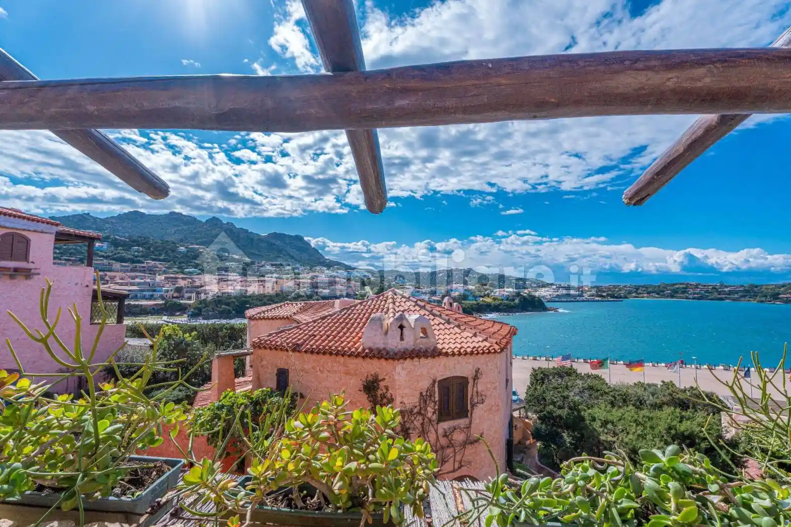 Appartamento in vendita a Arzachena