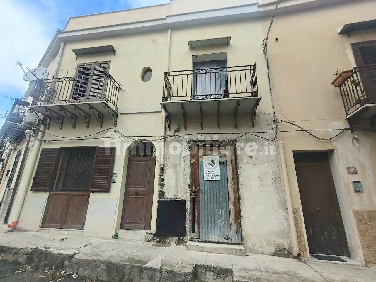 Palazzo - Edificio in vendita a Palermo