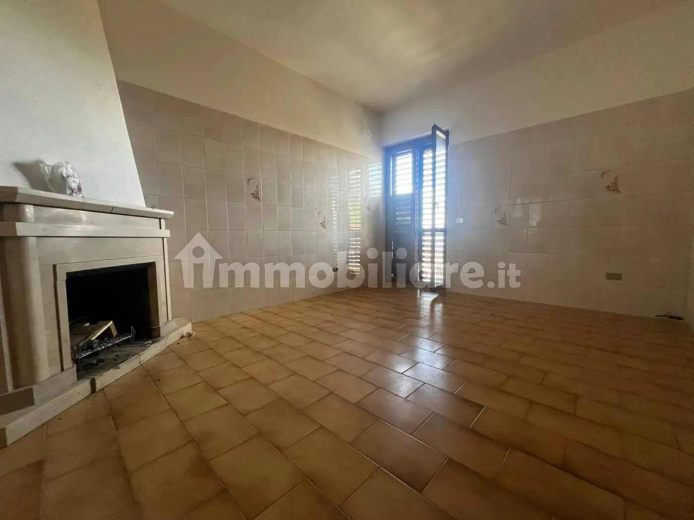 Trilocale buono stato, secondo piano, Chiusano di San Domenico - foto 2