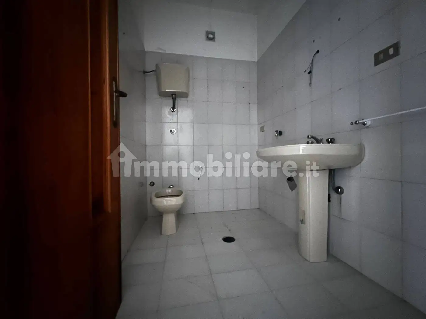 Trilocale buono stato, secondo piano, Chiusano di San Domenico - foto 4