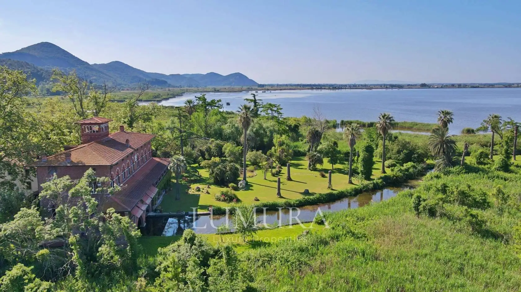 Villa in vendita a Massarosa