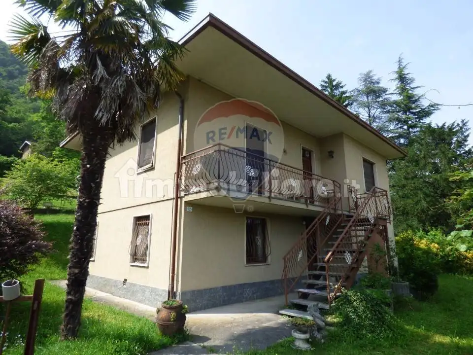 Casa indipendente in vendita a Cassano Valcuvia