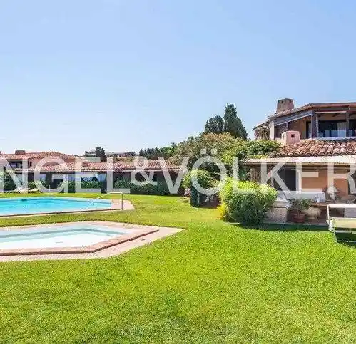 Appartamento in vendita a Arzachena