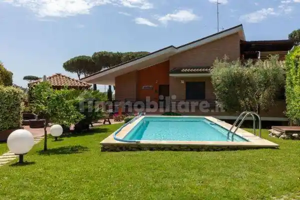 Villa in vendita a Roma