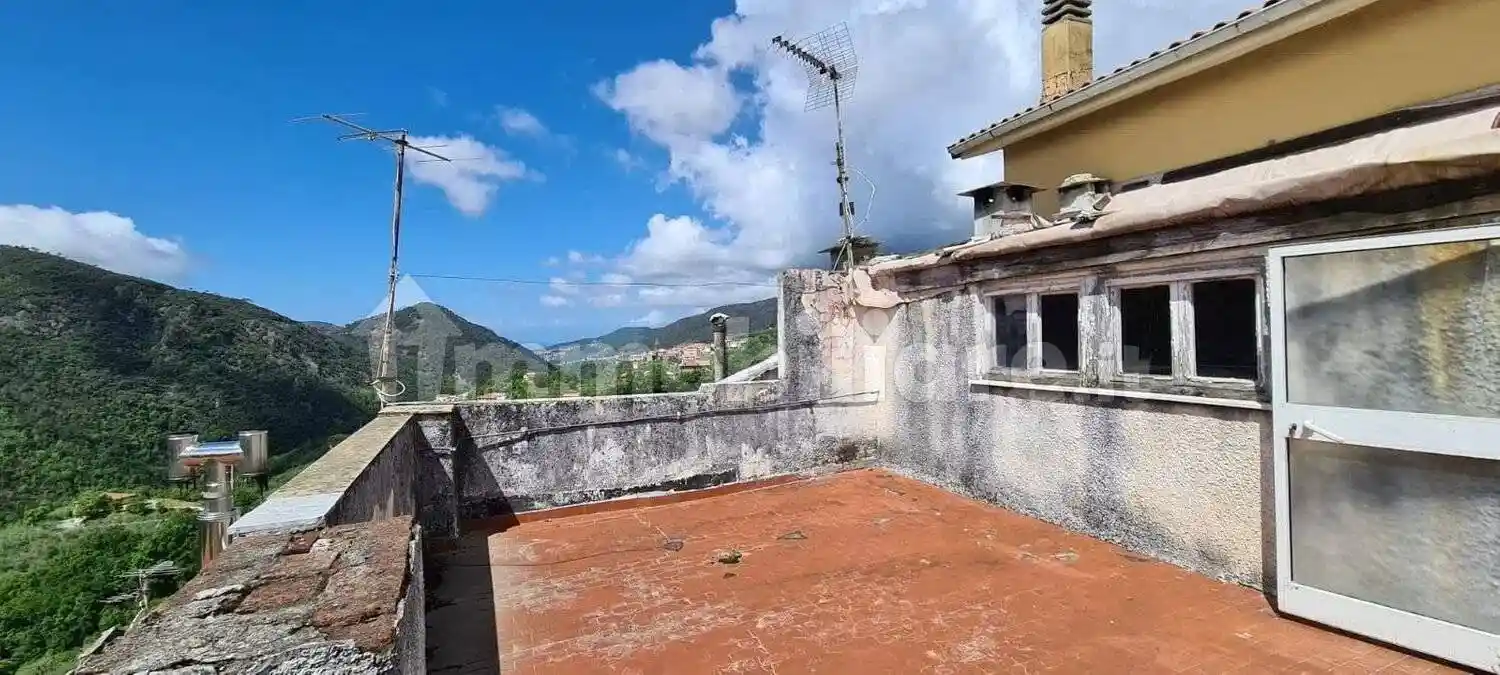 Appartamento in vendita a Castiglione Chiavarese