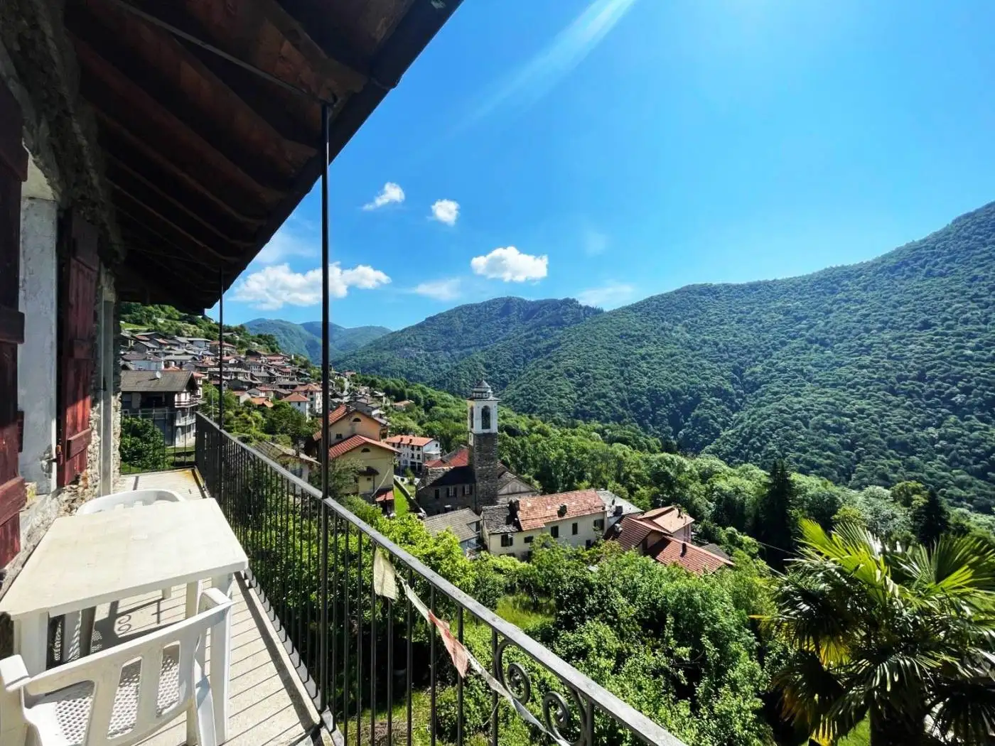 Villa in vendita a Caprezzo