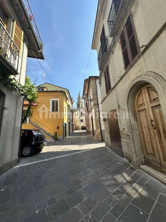 Villa in vendita a Bellante