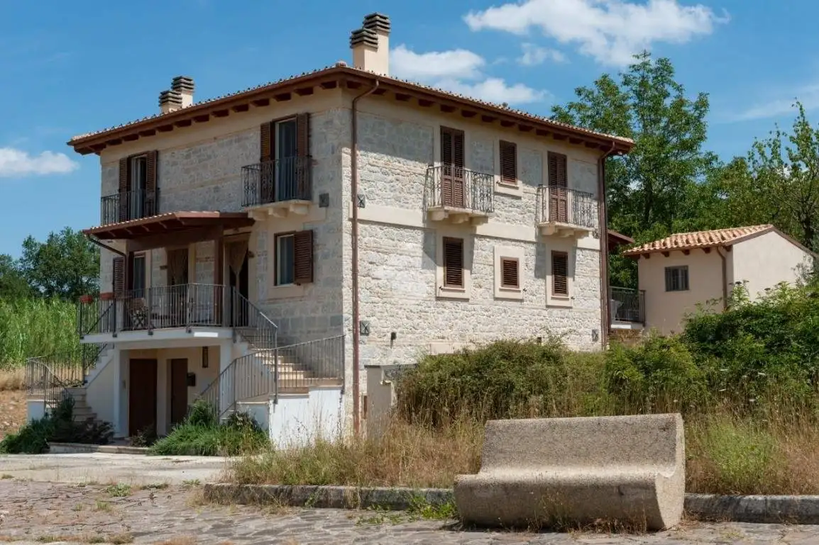 Villa in vendita a Caramanico Terme