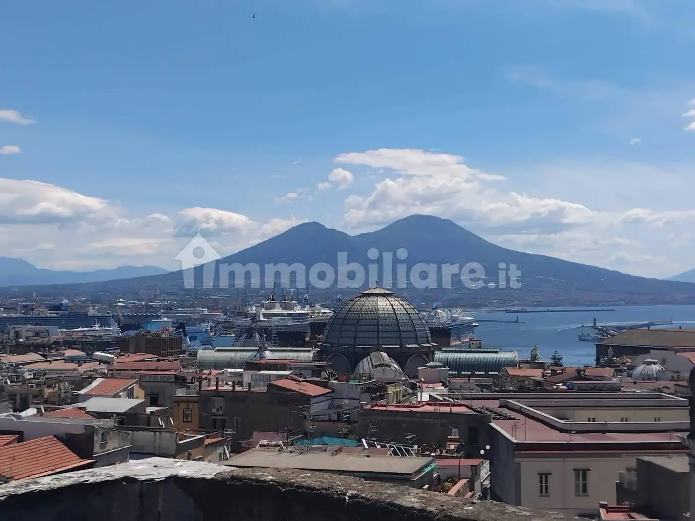 Appartamento in vendita a Napoli