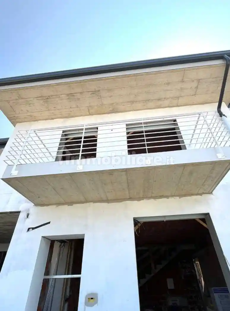 Villa in vendita a Oggiona con Santo Stefano