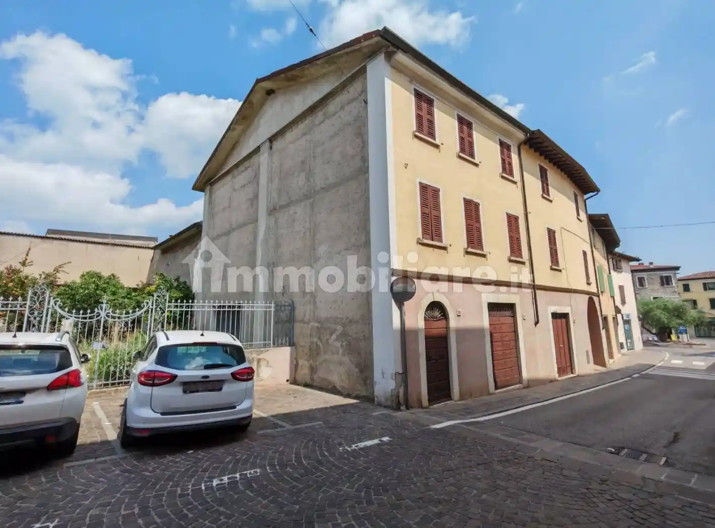 Palazzo - Edificio in vendita a Pozzolengo