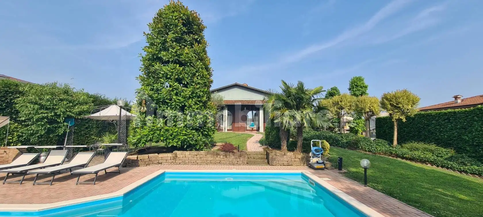 Villa in vendita a Comezzano-Cizzago