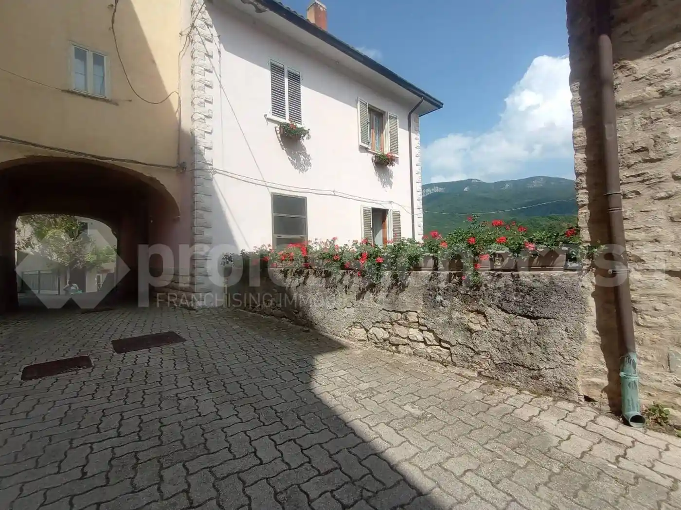 Terratetto unifamiliare via Duca degli Abruzzi 12, Castel del Giudice - foto 2