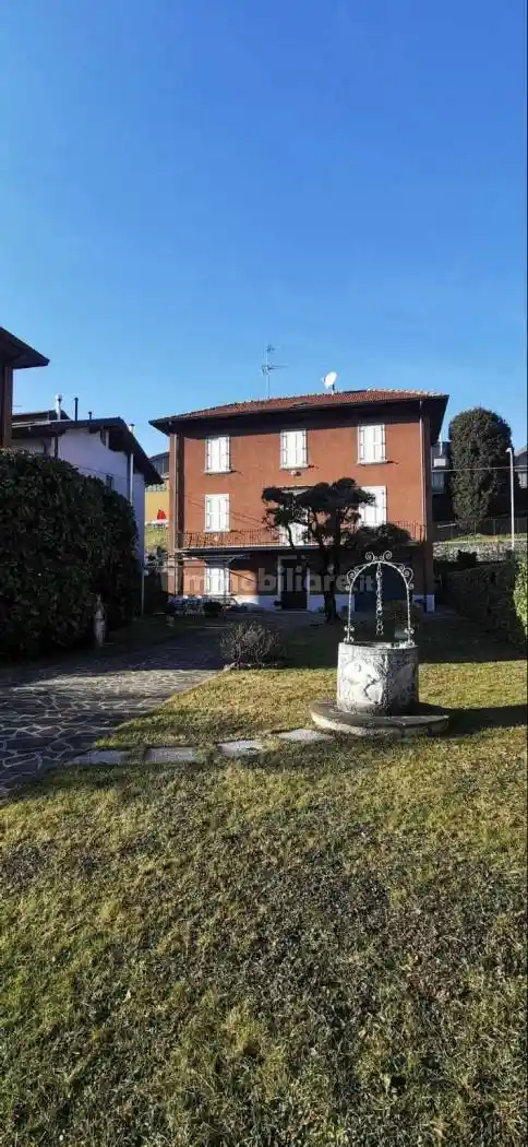 Villa in vendita a Albino