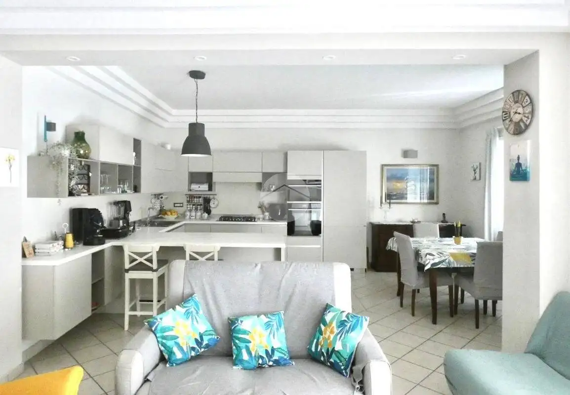 Appartamento in vendita a Napoli