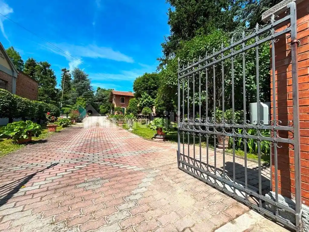 Villa in vendita a Castelvetro di Modena