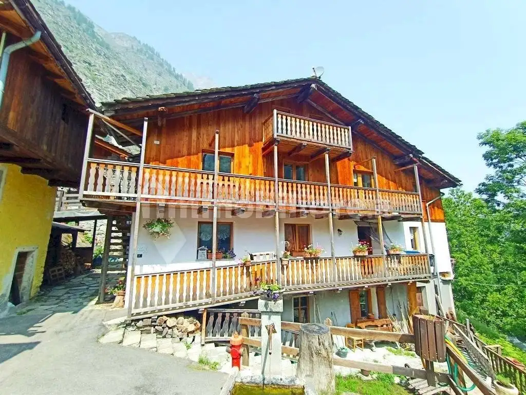 Appartamento in vendita a Valsavarenche