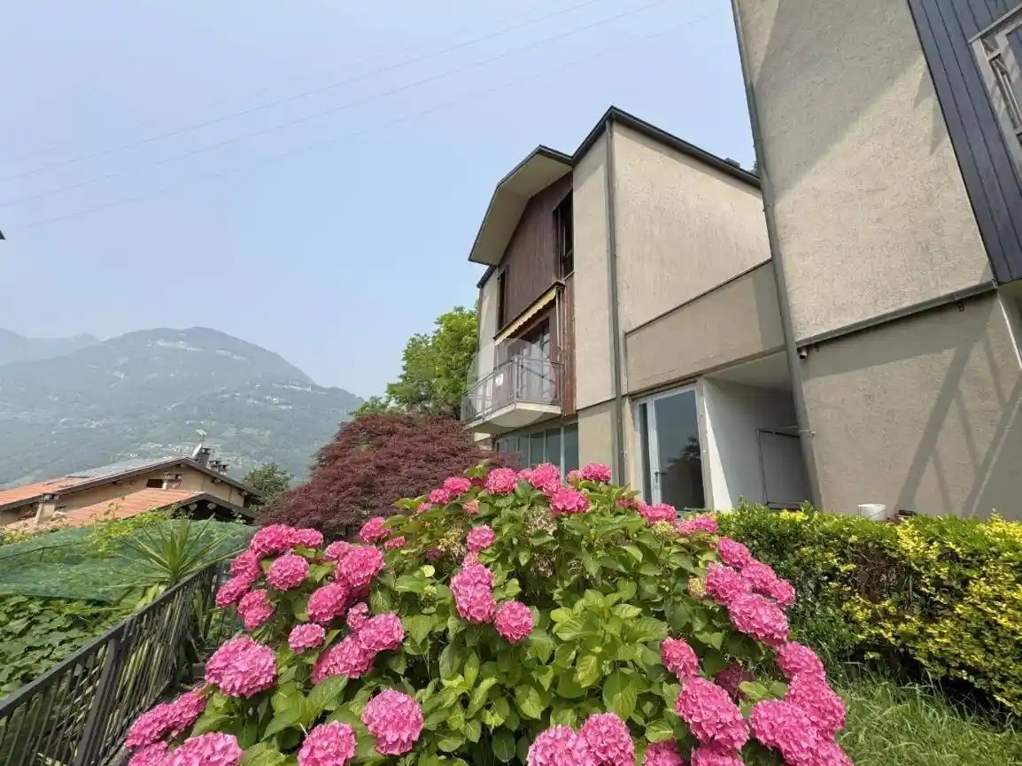 Villa in vendita a Esine