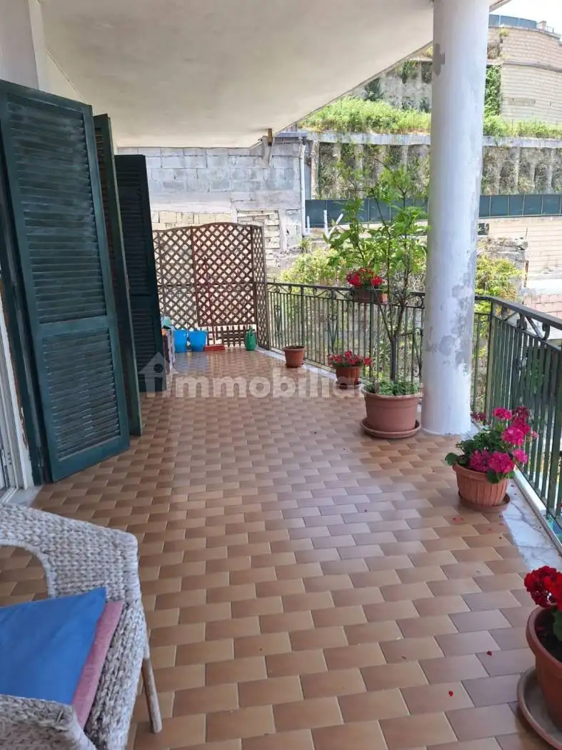 Appartamento in vendita a Napoli