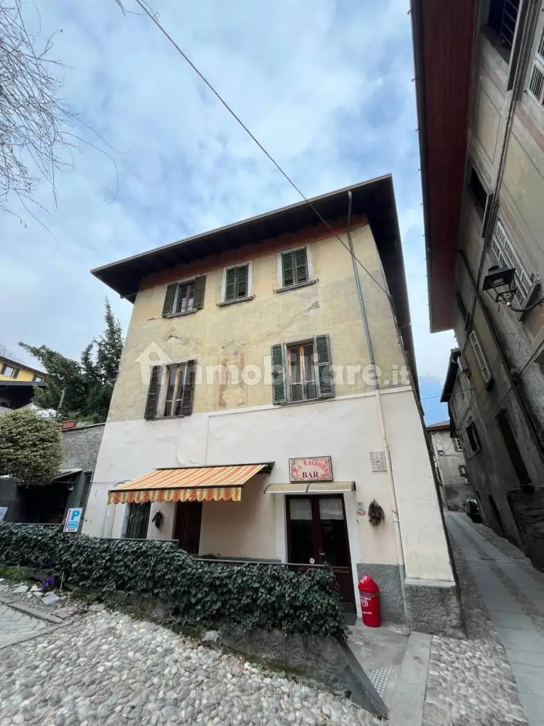 Casa indipendente in vendita a Edolo