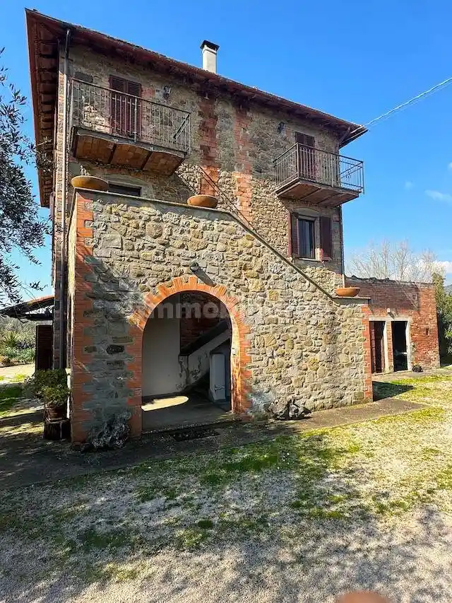 Rustico - Casale in vendita a Tuoro sul Trasimeno