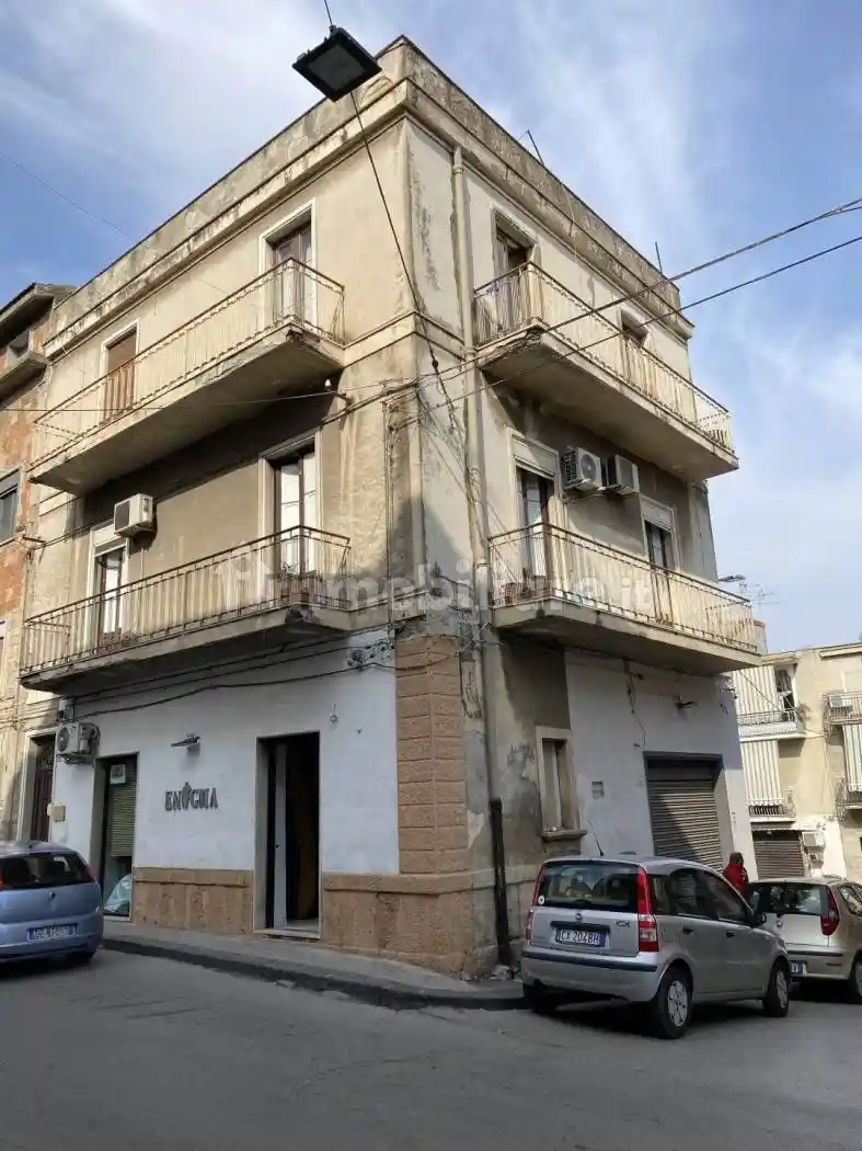 Casa indipendente in vendita a Palagonia
