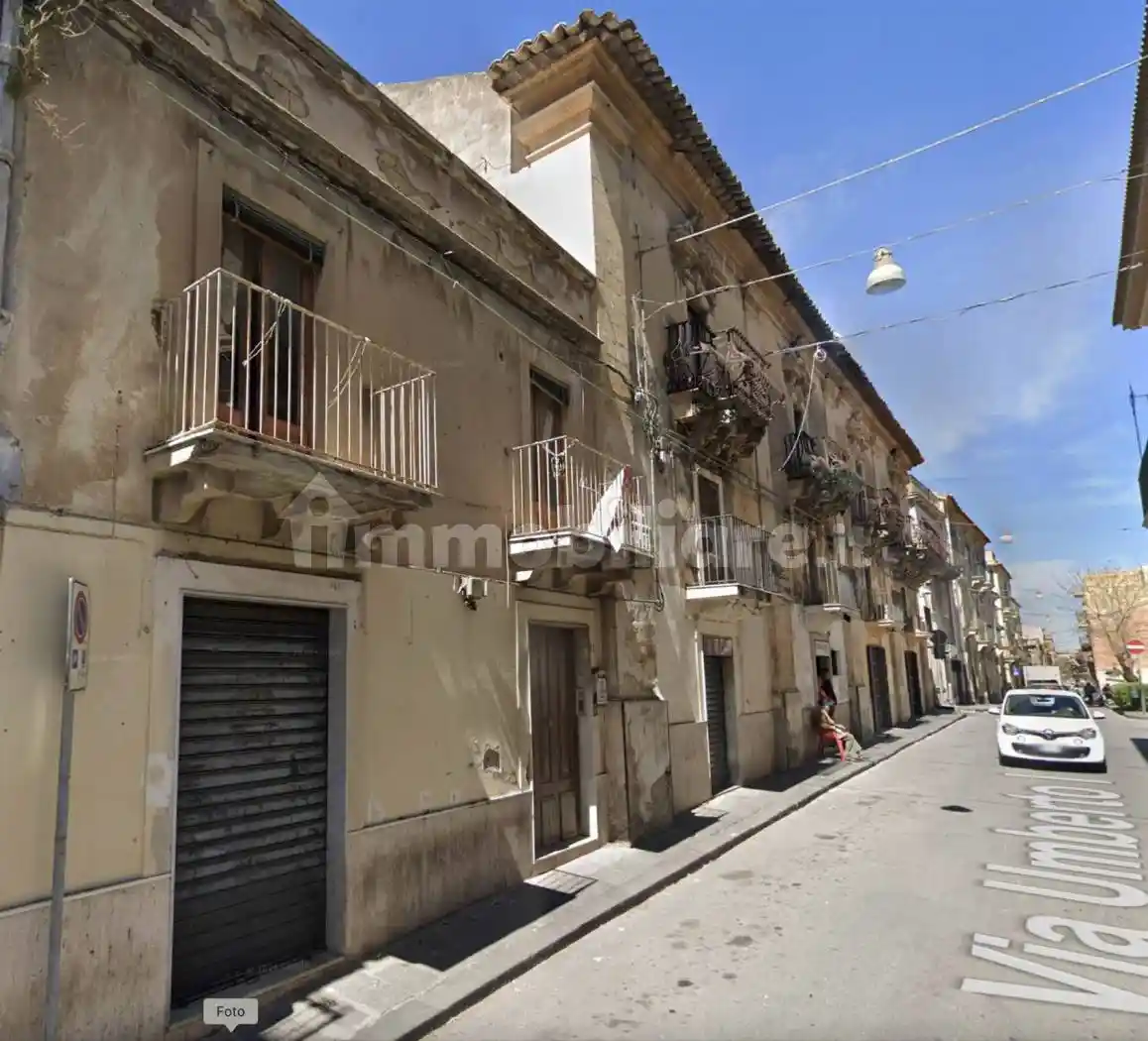 Palazzo - Edificio in vendita a Militello in Val di Catania