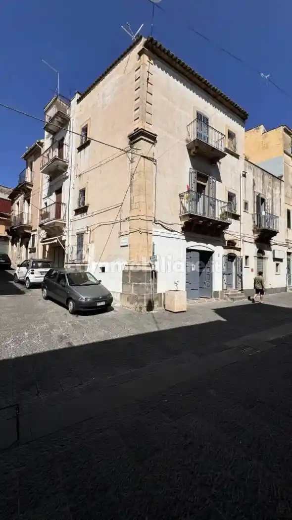 Casa indipendente in vendita a Militello in Val di Catania
