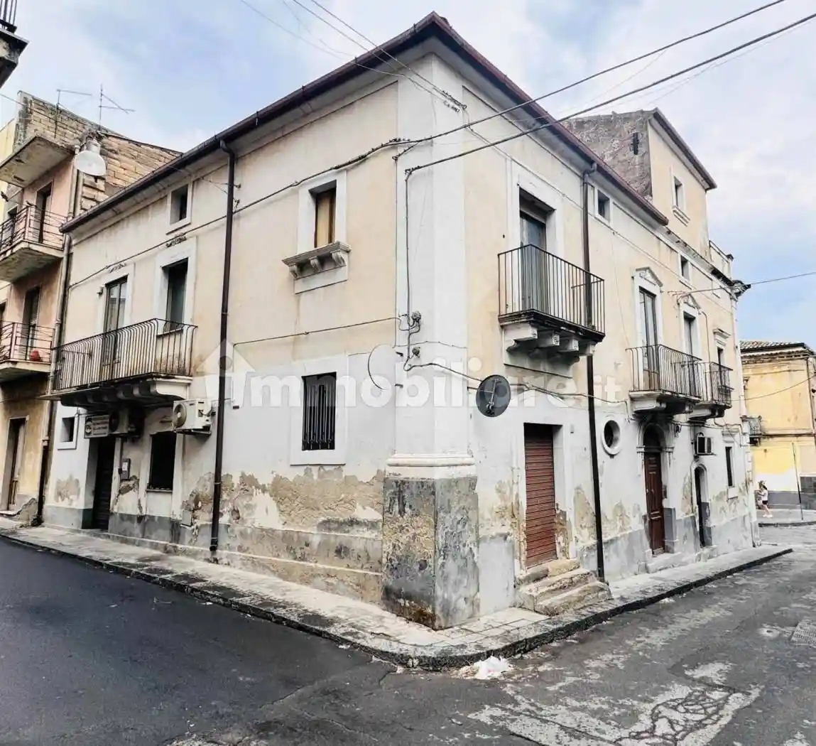 Palazzo - Edificio in vendita a Scordia