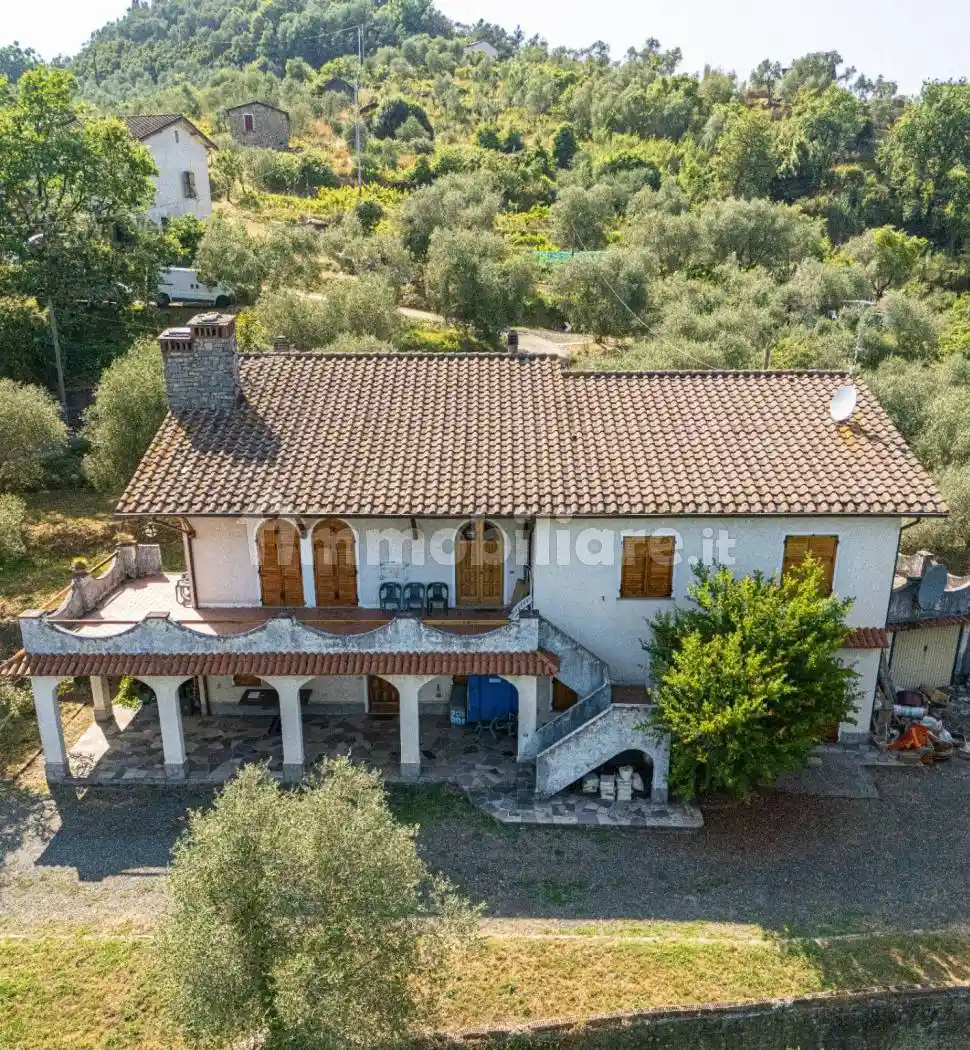 Villa in vendita a Vezzano Ligure
