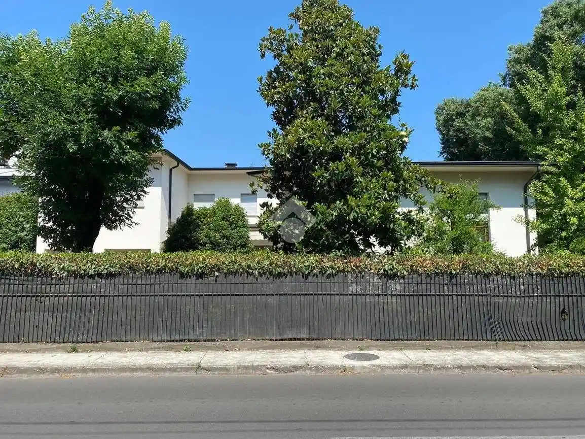 Villa in vendita a Carpi