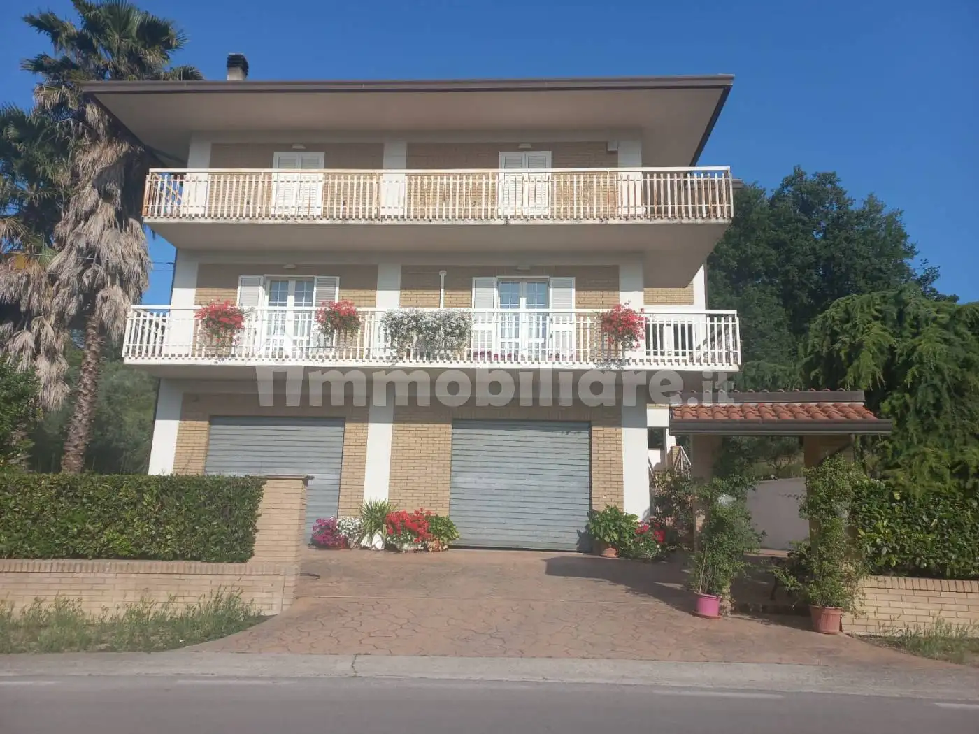 Appartamento in vendita a Archi