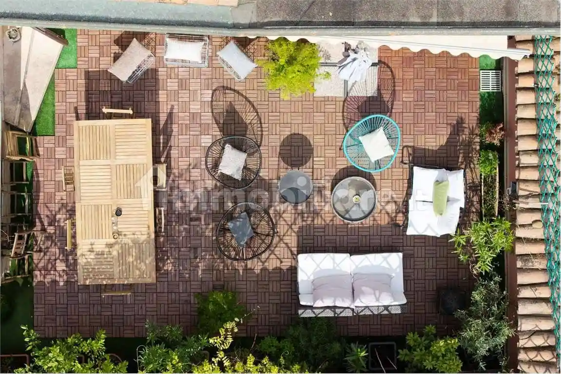 Palazzo - Edificio in vendita a Modena