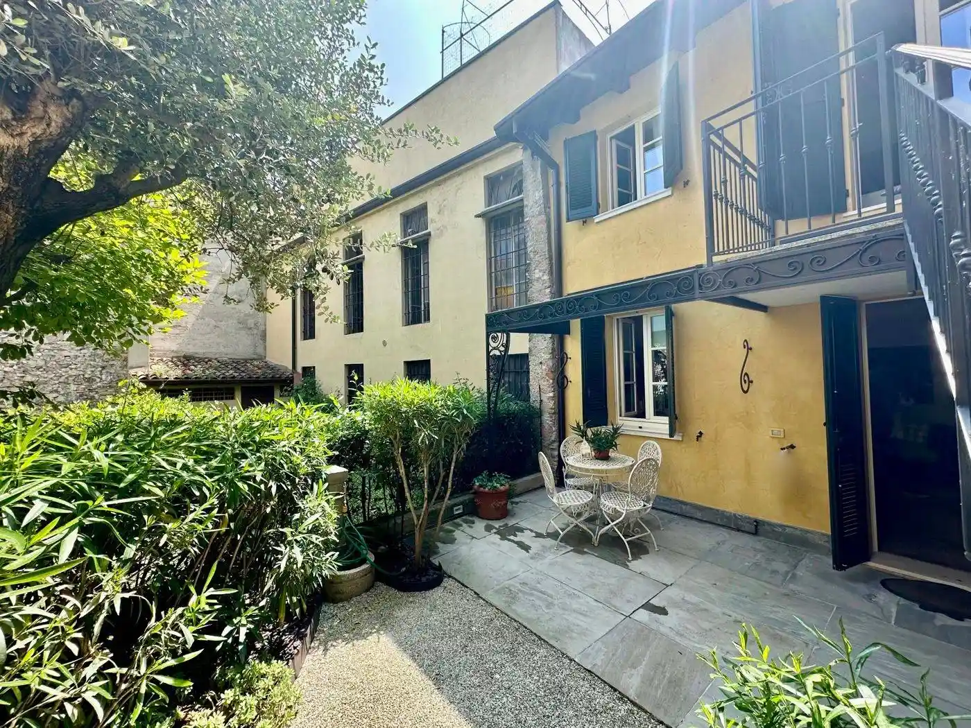 Casa indipendente in vendita a Desenzano del Garda