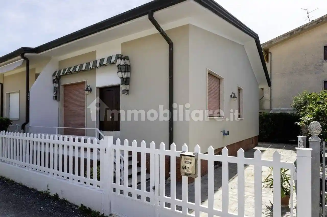 Villa in vendita a Viareggio