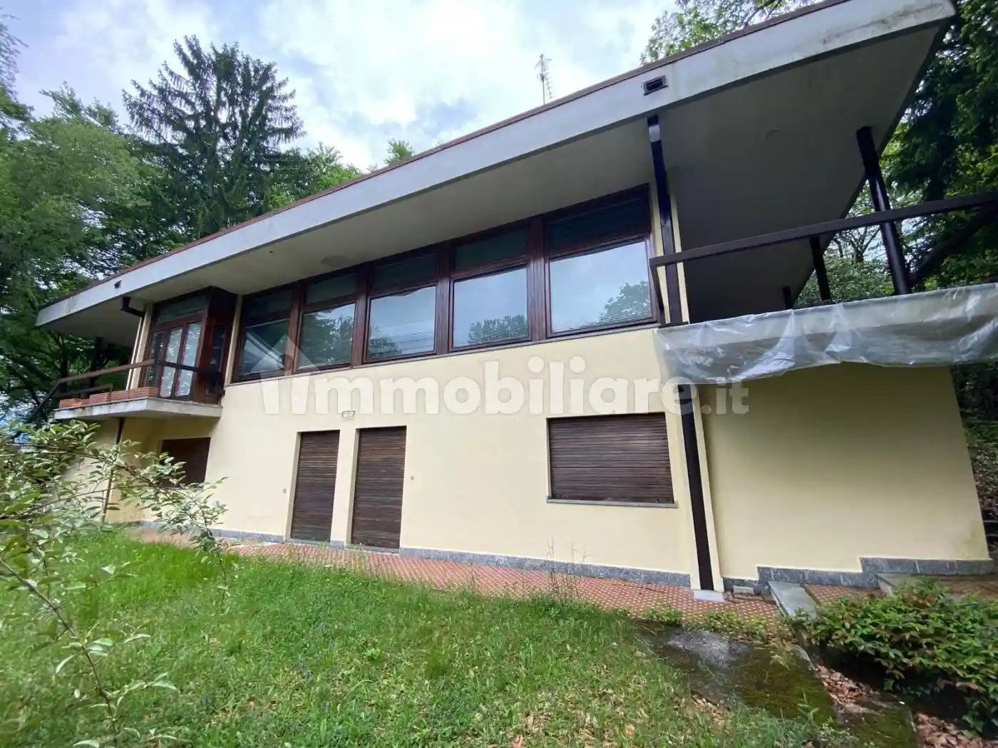 Villa in vendita a Valganna