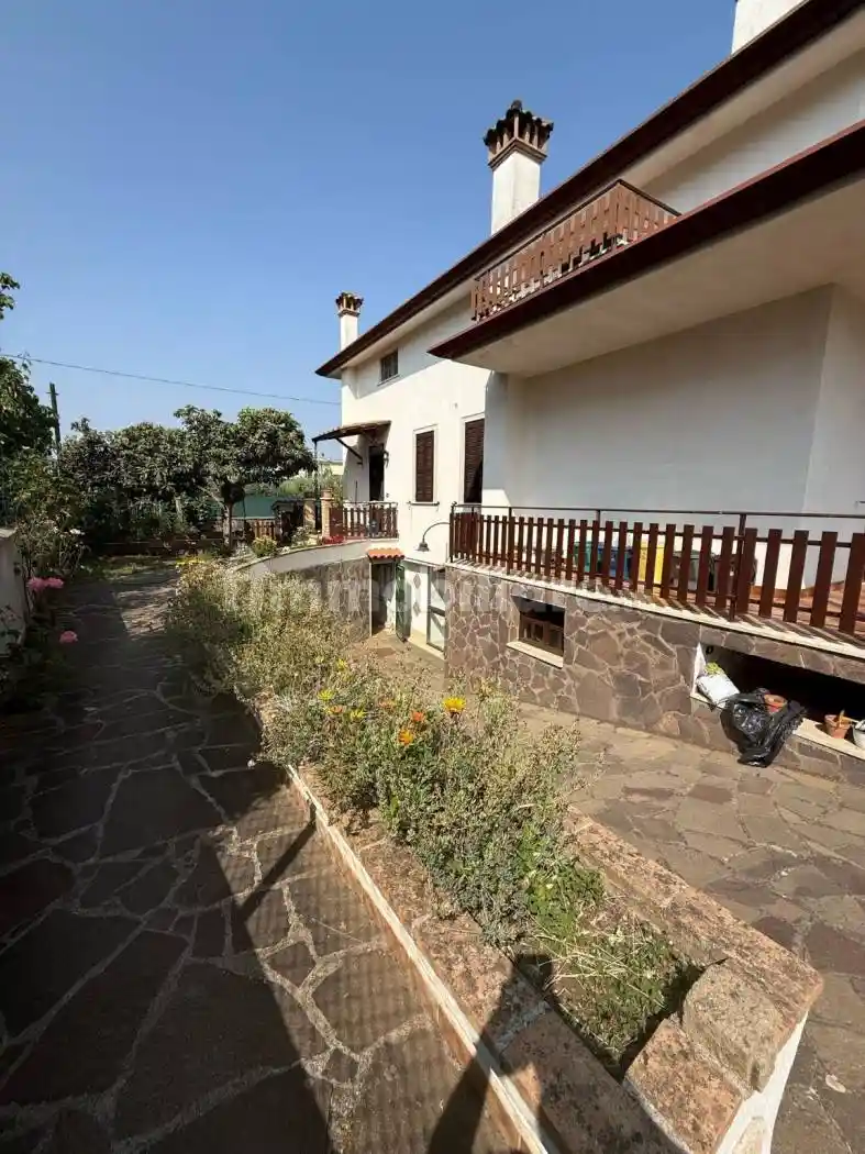 Villa in vendita a Cisterna di Latina
