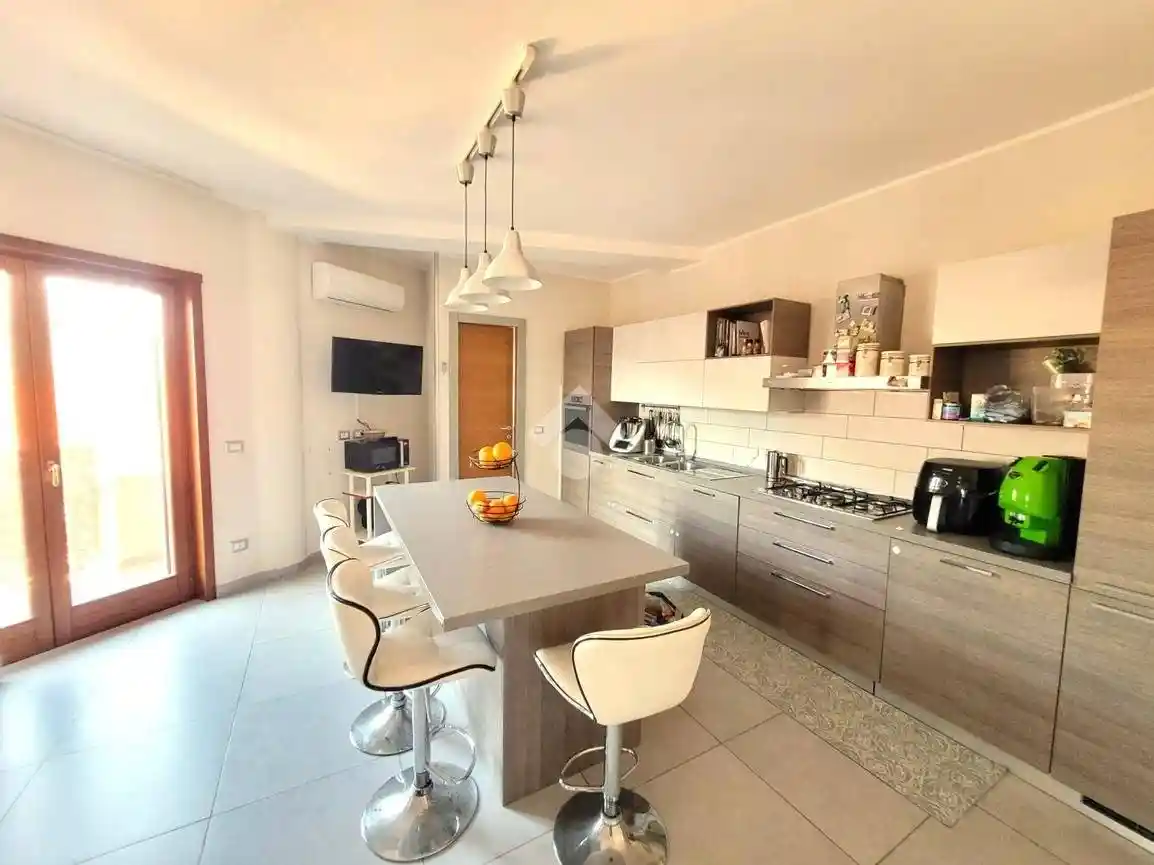 Trilocale via sorlati 36, Airola - foto 2