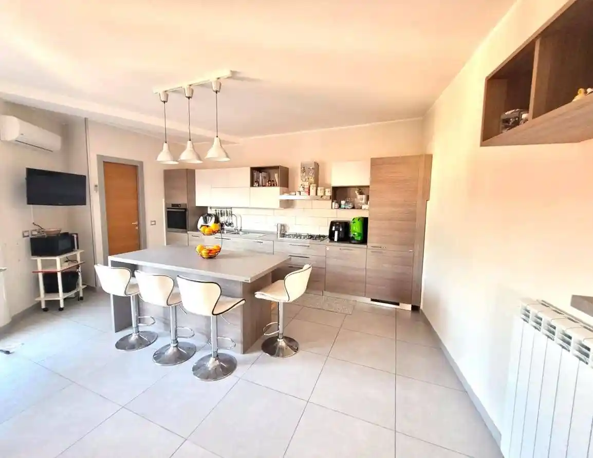 Trilocale via sorlati 36, Airola - foto 4