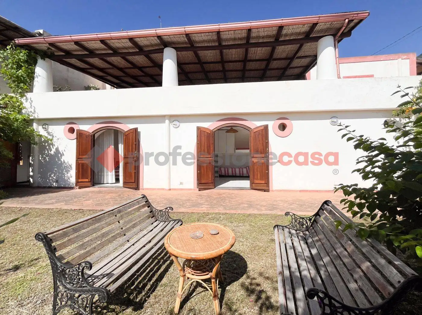 Villa in vendita a Santa Marina Salina