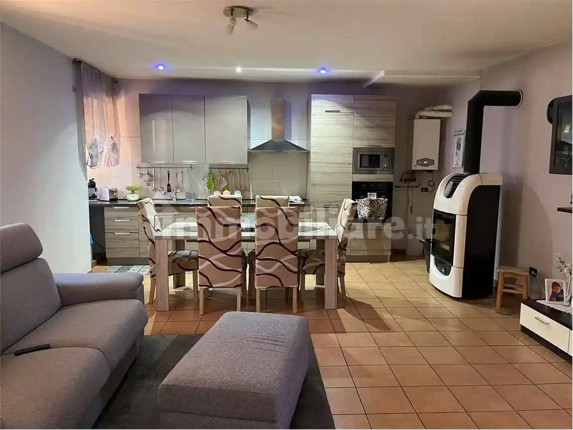 Casa indipendente in vendita a Gattico-Veruno