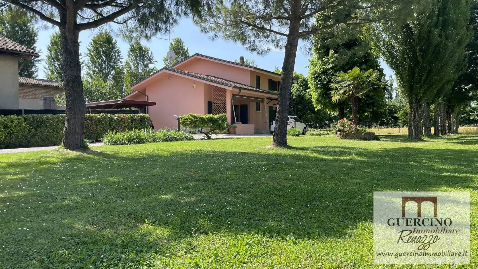 Villa in vendita a Cento