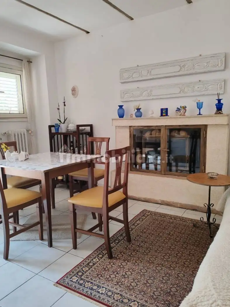 Palazzo - Edificio in vendita a Collecorvino