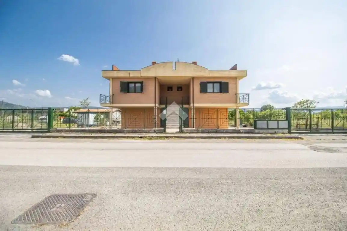 Casa indipendente in vendita a Rieti