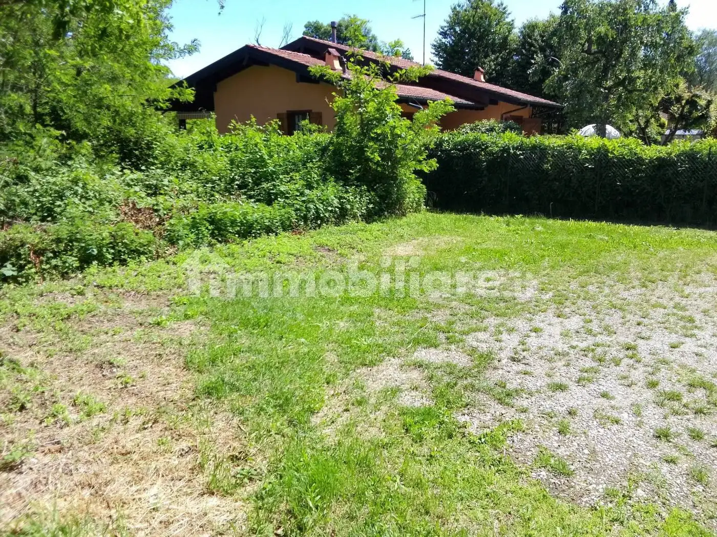 Villa in vendita a Comabbio