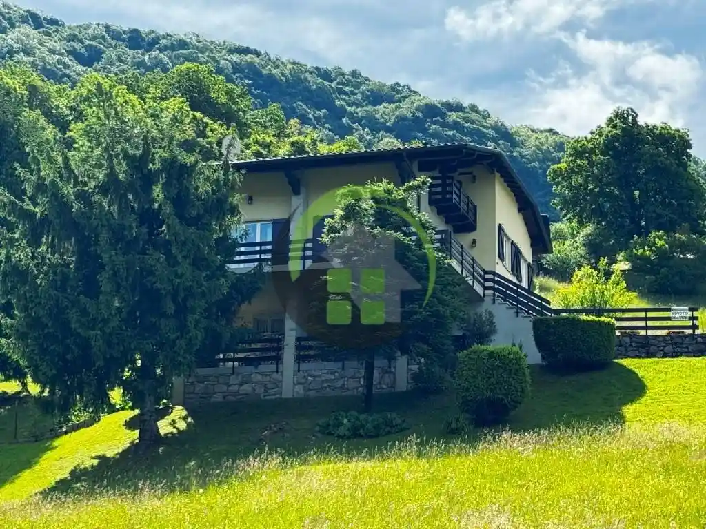 Villa in vendita a Albino