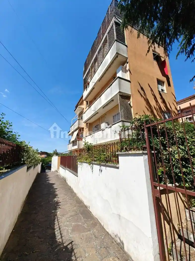 Appartamento in vendita a Roma